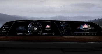 Escalade’nin LG P-OLED Ön Konsolu